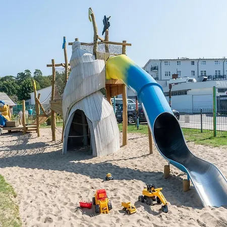 Grosszuegige Im Seepark Ostseenah Mit Balkon *