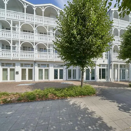Grosszuegige Im Seepark Ostseenah Mit Balkon